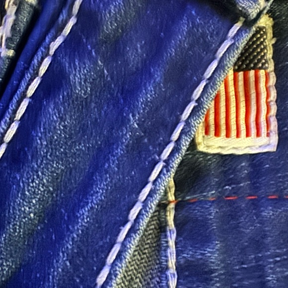 Women’s True Religion Jeans. - Picture 7 of 8